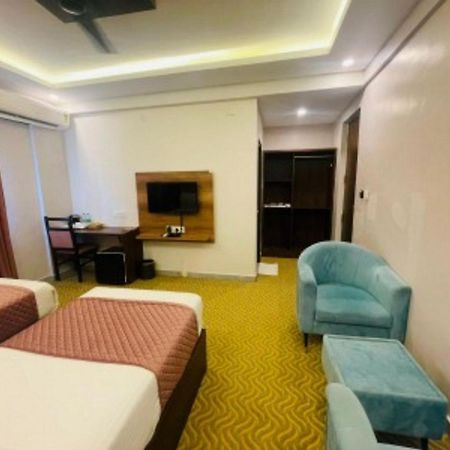 Vovo Hotels Yelahanka Eksteriør billede
