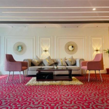 Vovo Hotels Yelahanka Eksteriør billede