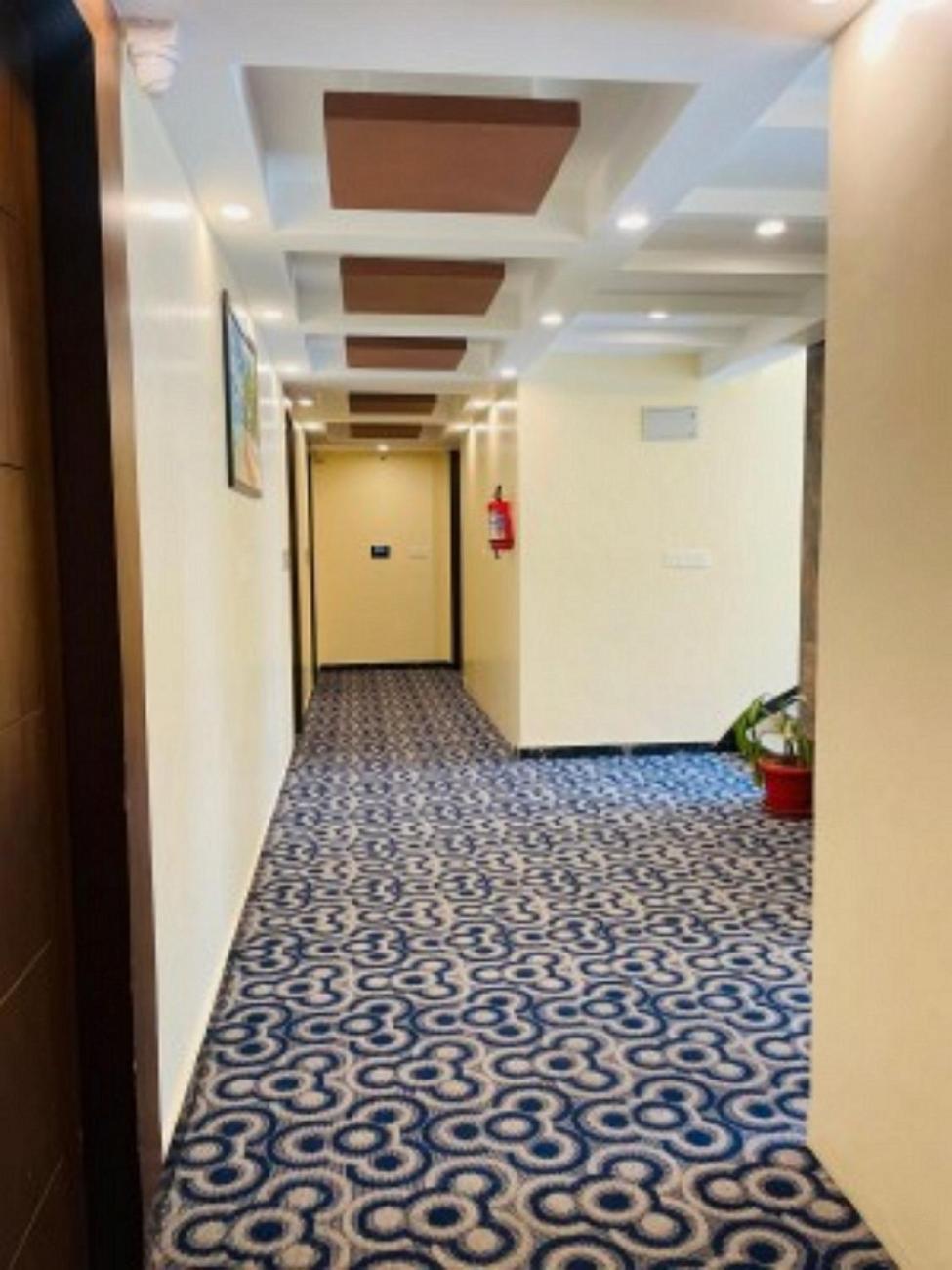 Vovo Hotels Yelahanka Eksteriør billede