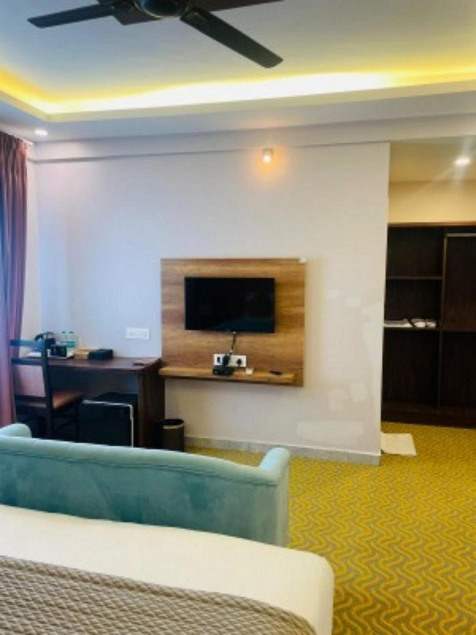 Vovo Hotels Yelahanka Eksteriør billede
