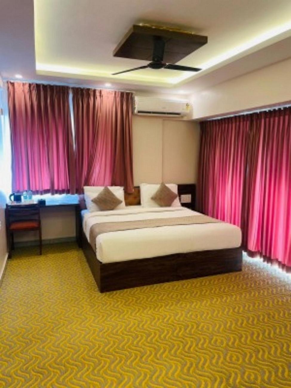 Vovo Hotels Yelahanka Eksteriør billede