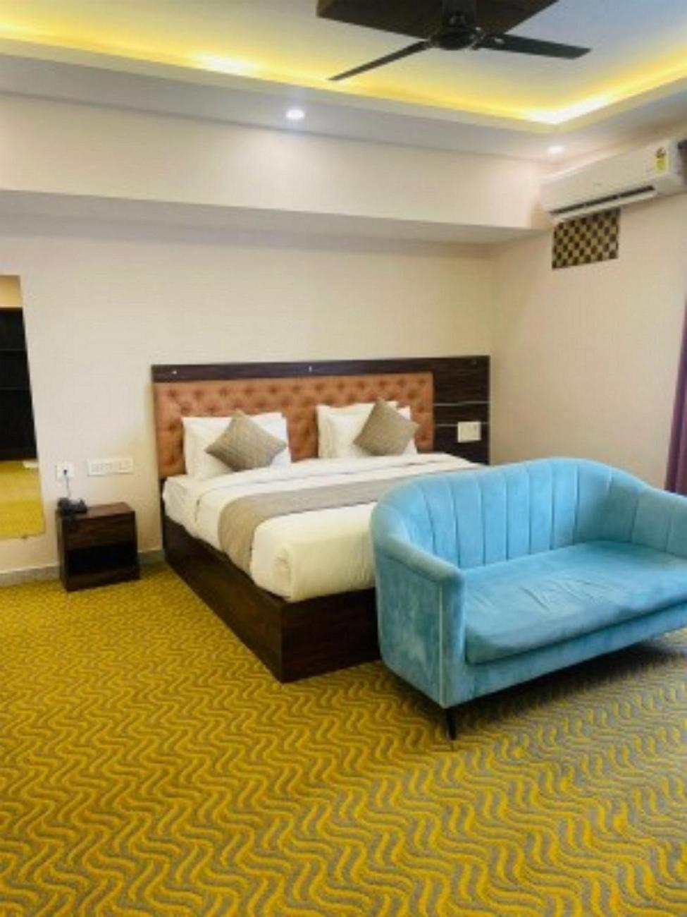 Vovo Hotels Yelahanka Eksteriør billede